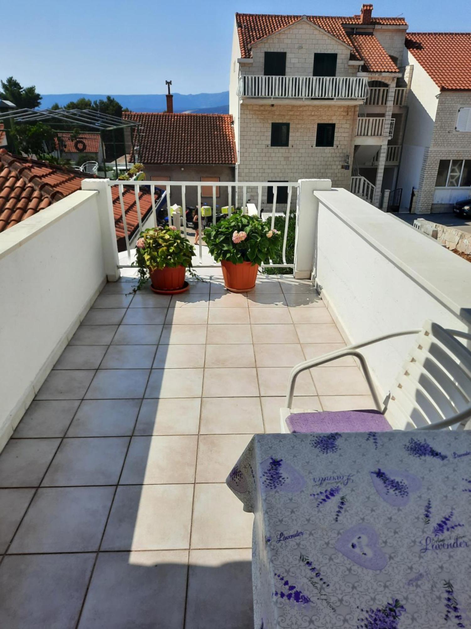 Apartments Marjanovic Bol Bilik gambar